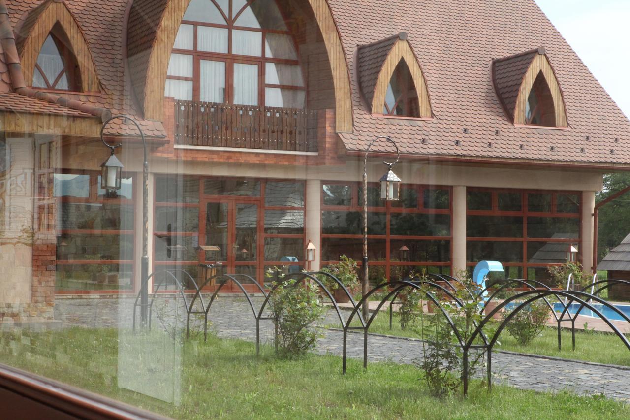 Publo Spa Hotel Vyshkove Exterior photo
